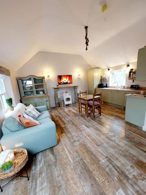 Wildthorn Cottage Moyad Exterior photo