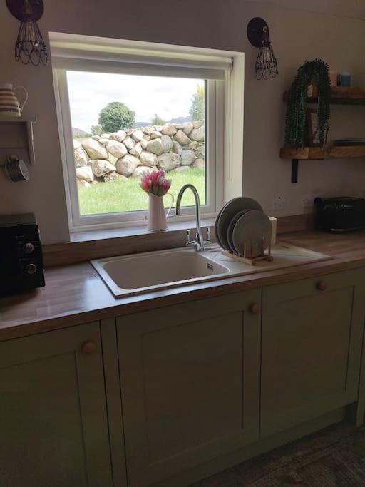 Wildthorn Cottage Moyad Exterior photo